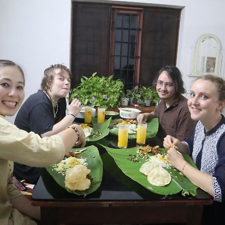 Guestland Homestay Kochi Exteriör bild
