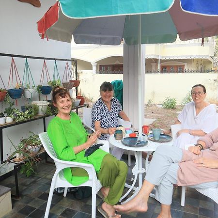 Guestland Homestay Kochi Exteriör bild