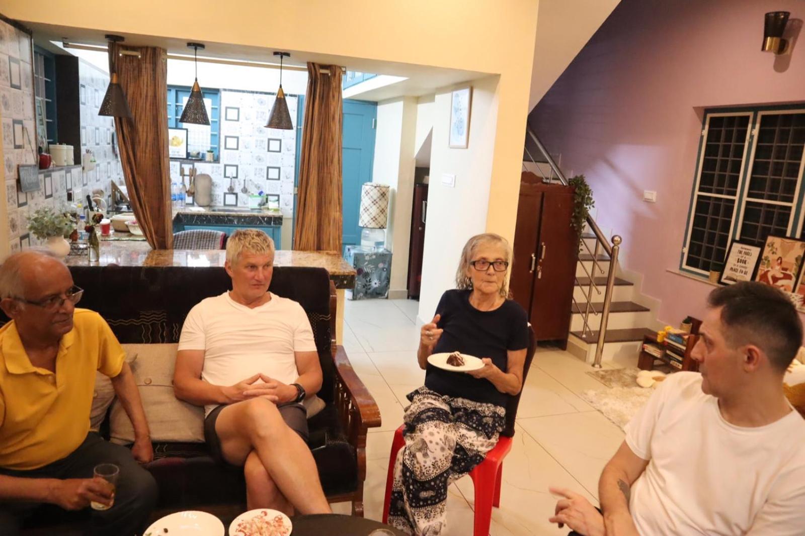 Guestland Homestay Kochi Exteriör bild