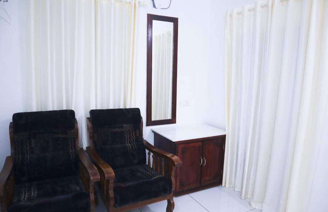 Guestland Homestay Kochi Exteriör bild